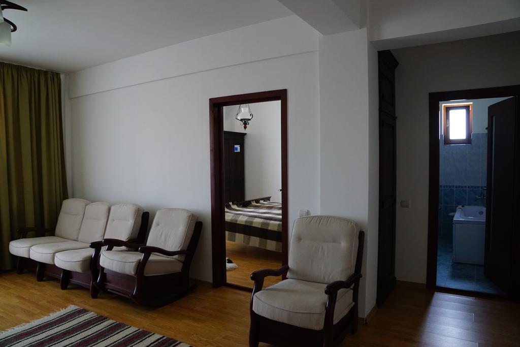 Pensiunea Casa Bunicului Mociu Экстерьер фото